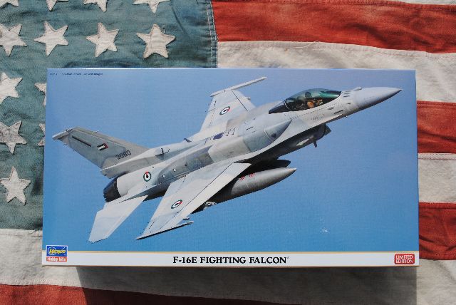 Hasegawa 09932 F-16E FIGHTING FALCON